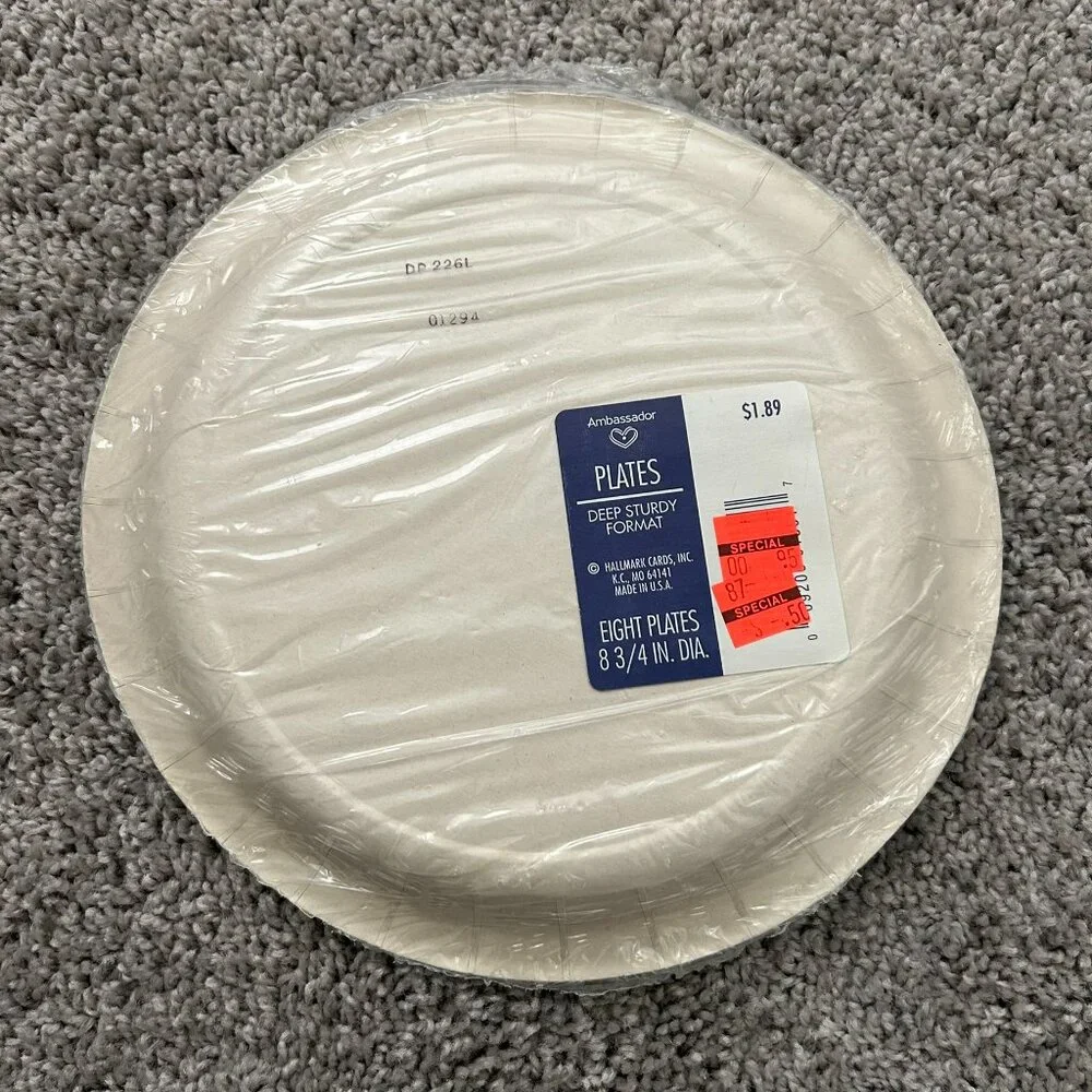 Vintage Where's Waldo Birthday Hallmark Party Supplies Paper Plates NIP